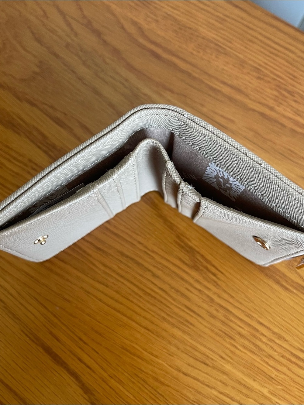 Anne Klein Small Wallet Light Taupe - Picture 11 of 16
